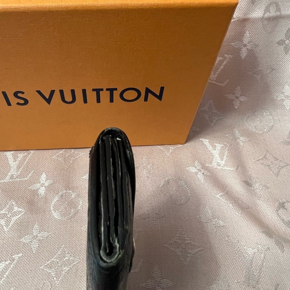 Louis Vuitton Compact Zoe Wallet in Black Monogram Empreinte Leather - Picture 4 of 9